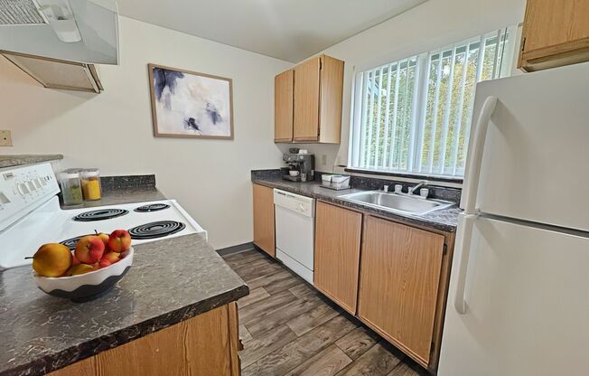 3 beds, 2 baths, 1,193 sqft, $2,199, Unit Q201