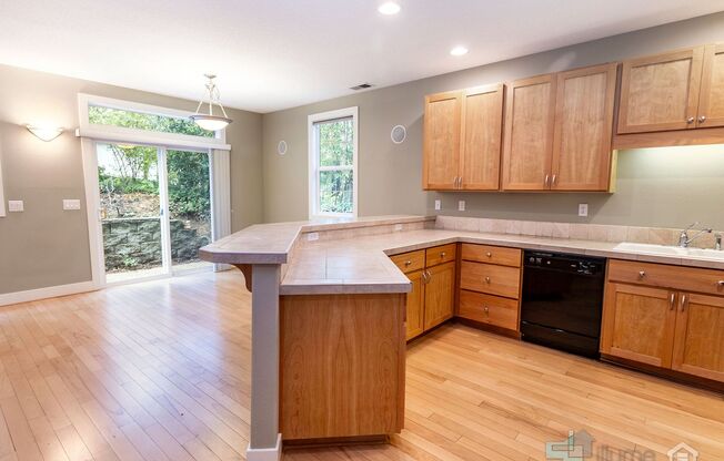Beautiful 3 Bd/3 Ba Home in Beaverton