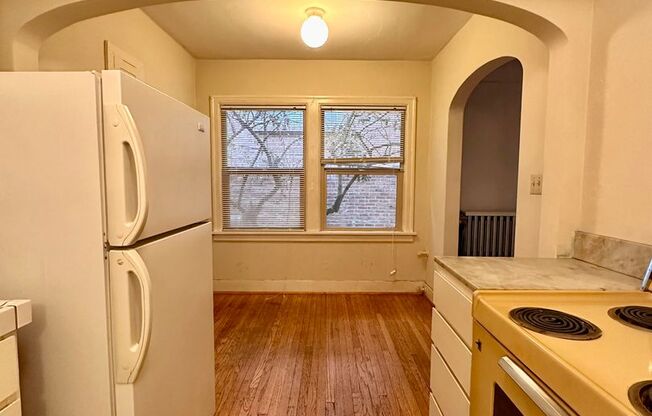 Studio, 1 bath, 500 sqft, $1,295, Unit 10