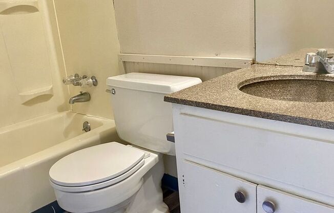 1 bed, 1 bath, 564 sqft, $785, Unit 65B