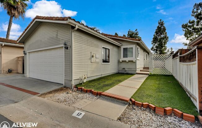 Charming 3-Bedroom Home in Rancho Bernardo – Flexible Space & Great Location
