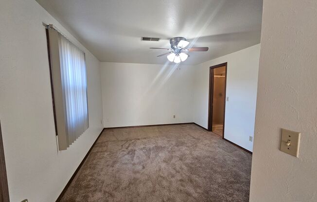 2 beds, 2 baths, 1,034 sqft, $1,299, Unit 1401 018