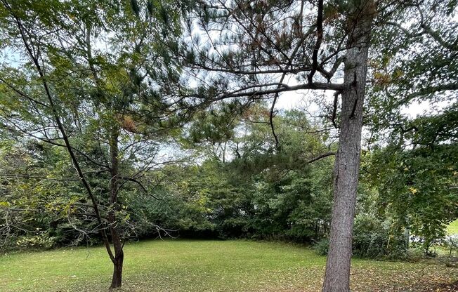 2 bedroom, 2 bath quadplex in downtown Douglasville. Convenient to downtown amenities. Great roommate plan.