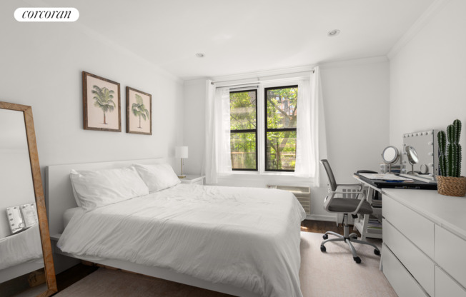 328 W 19 ST