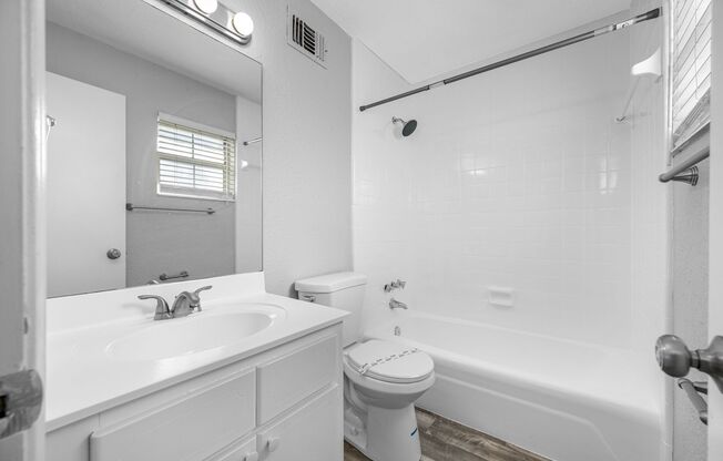 1 bed, 1 bath, 600 sqft, $1,195, Unit 207