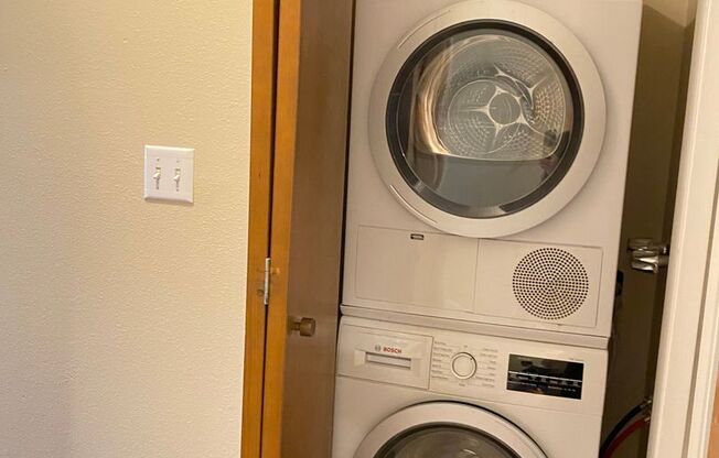 1 bed, 1 bath, 939 sqft, $2,295, Unit 005