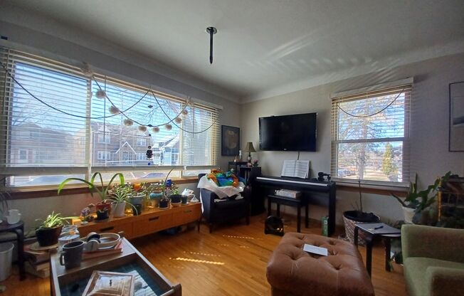 1897 Grand Ave