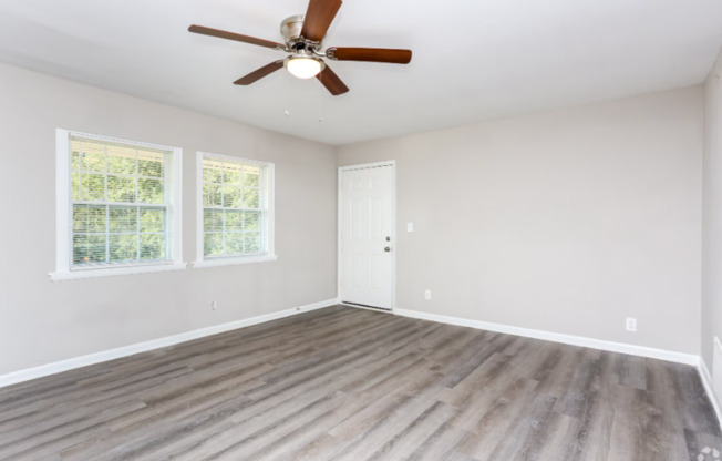2 beds, 1 bath, 850 sqft, $899, Unit K2