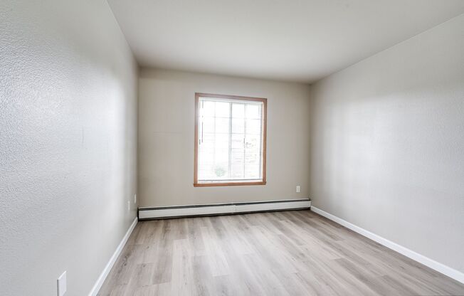 2 beds, 2 baths, 975 sqft, $1,499, Unit L204