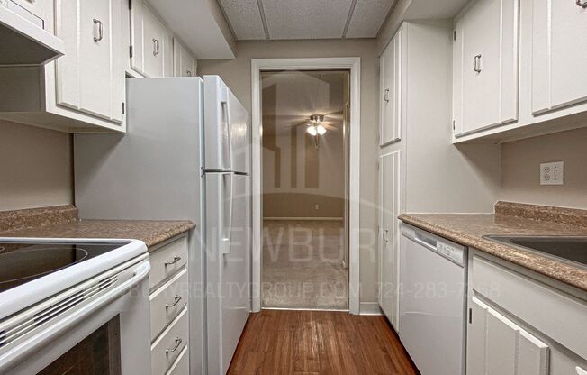 1 bed, 1 bath, 765 sqft, $995, Unit TH 405