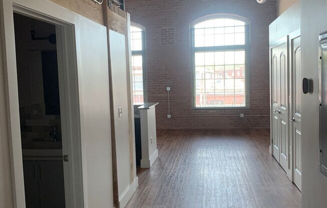 Studio, 1 bath, 1,042 sqft, $2,060, Unit 532