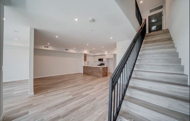 4 beds, 3 baths, 1,680 sqft, $3,995, Unit 302