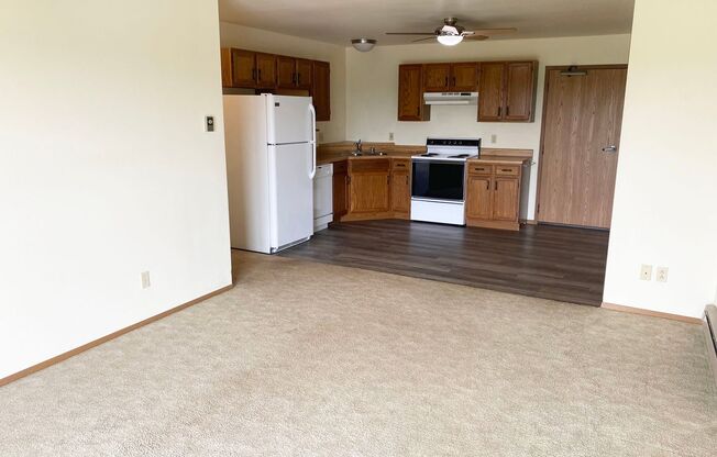 2 beds, 1.5 baths, 952 sqft, $950, Unit Apt 107