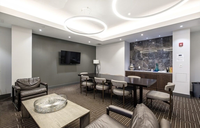 1 bed, 1 bath, 683 sqft, $2,900, Unit 402