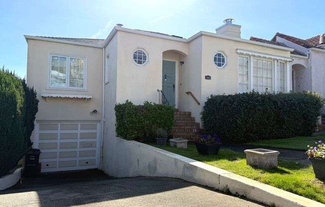 UPDATED BRIGHT 2000sf 4BR/2BA Monterey Heights Home LOTS of Natural Light AVAILABLE NOW