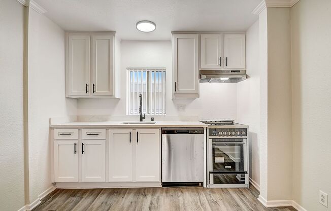 Studio, 1 bath, 500 sqft, $1,548, Unit 216