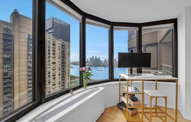 Studio, 1 bath, 571 sqft, $4,100, Unit 31H