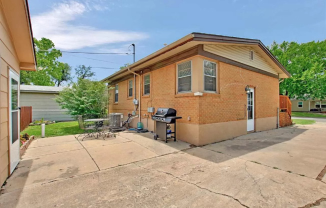2114 S GLENN