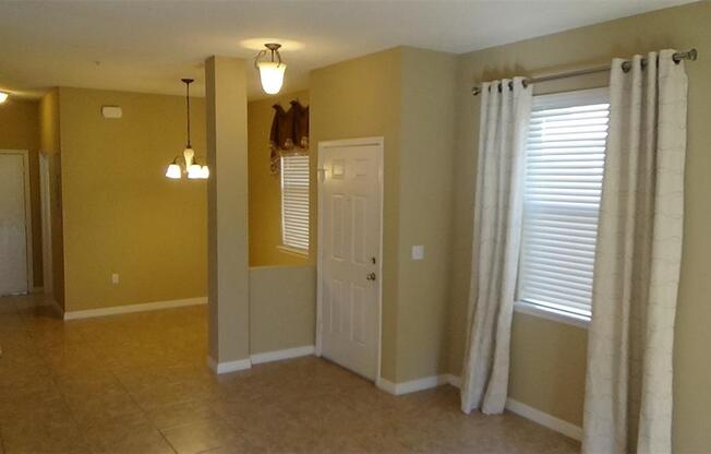 1520 SCARLET OAK LOOP