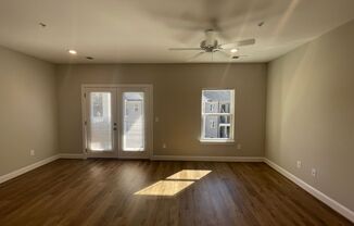 1 bed, 1 bath, 1,000 sqft, $1,400, Unit 5748-303