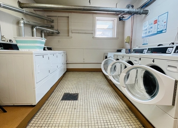 2 beds, 1 bath, 821 sqft, $3,500, Unit 7