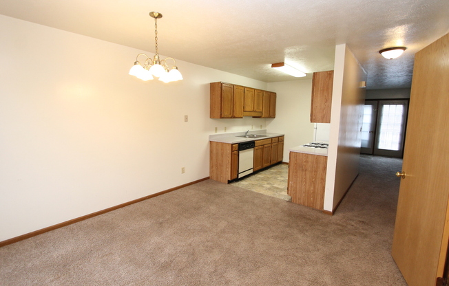 3 beds, 1.5 baths, 1,242 sqft, $995, Unit Unit B