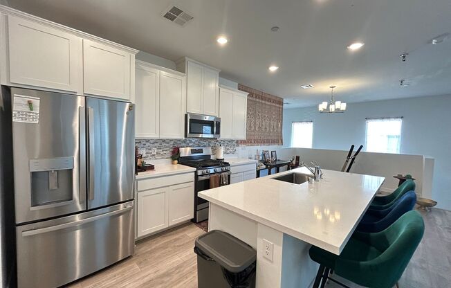 Gated Henderson 2-Bedroom 2.5-Bathroom Townhouse!