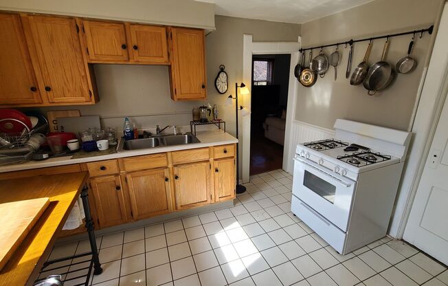 2565-67 N. Weil St.