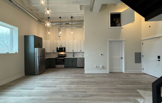 2 beds, 2 baths, 1,000 sqft, $4,195, Unit 203