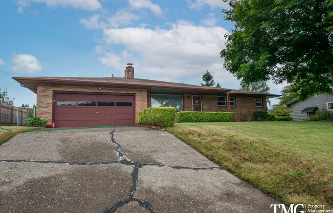3 BD Camas Ranch-Style Home with Covered Patio & Spacious Backyard