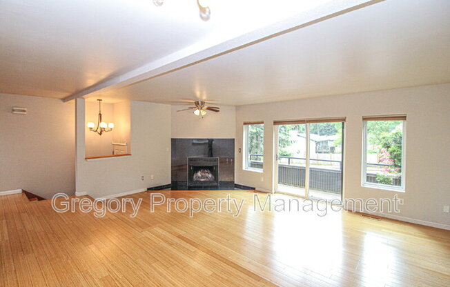 9828 NE 137 ST