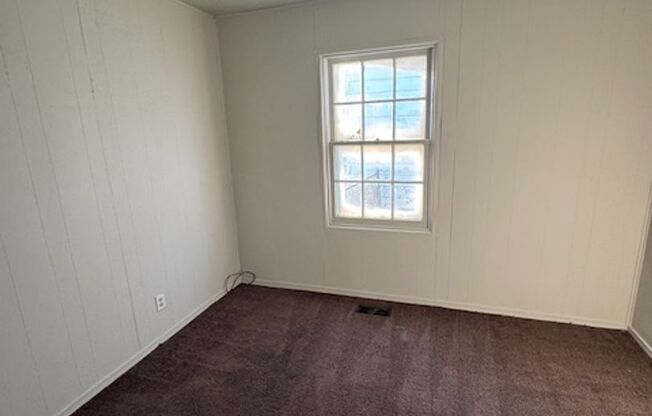 3 beds, 1 bath, $845