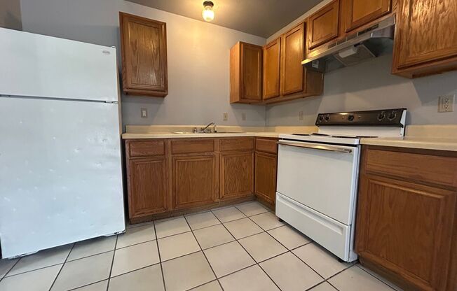 1 bed, 1 bath, $790, Unit 1706 South Powell #102