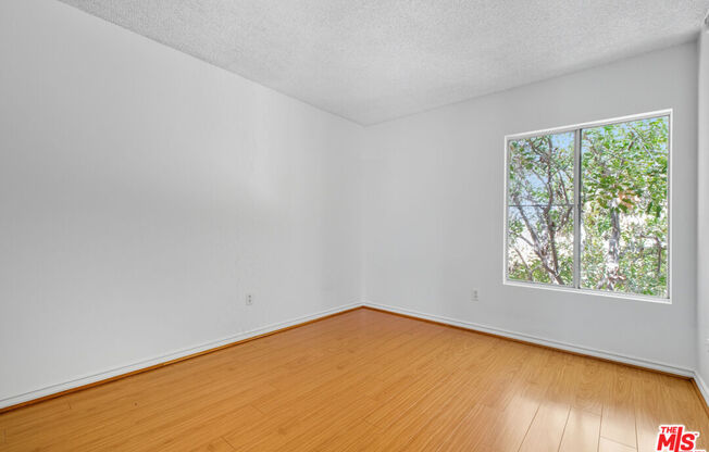 18350 Hatteras St Unit #118