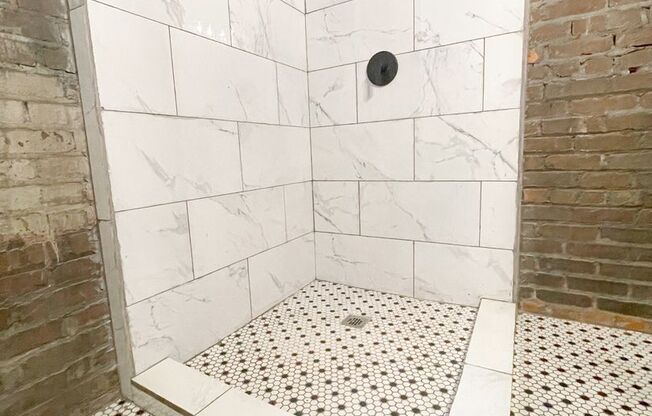 1 bed, 1 bath, 525 sqft, $1,475, Unit House