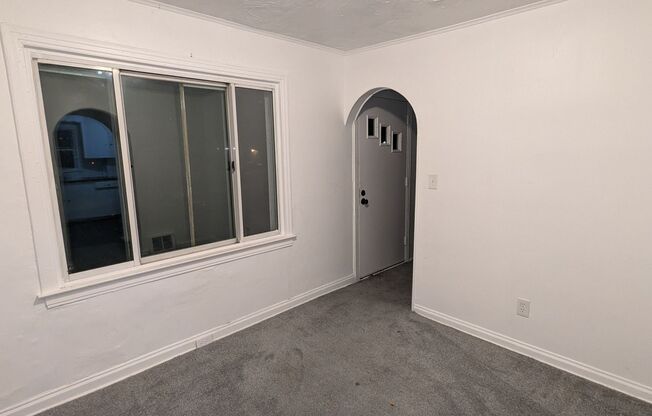 2 beds, 1 bath, $1,000