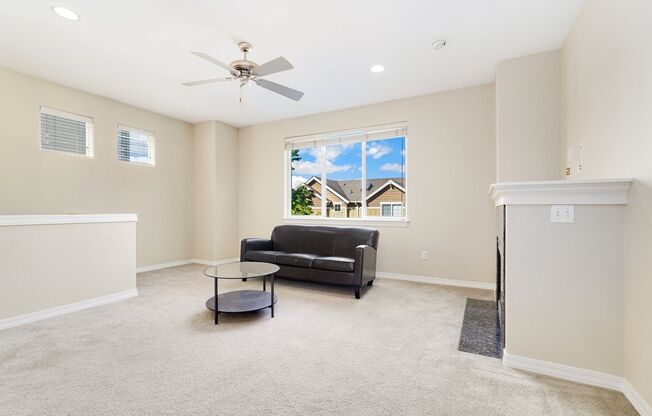 Bothell Luxury Townhome!