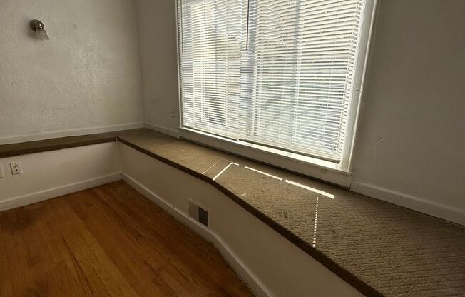 1 bed, 1 bath, $750, Unit 202