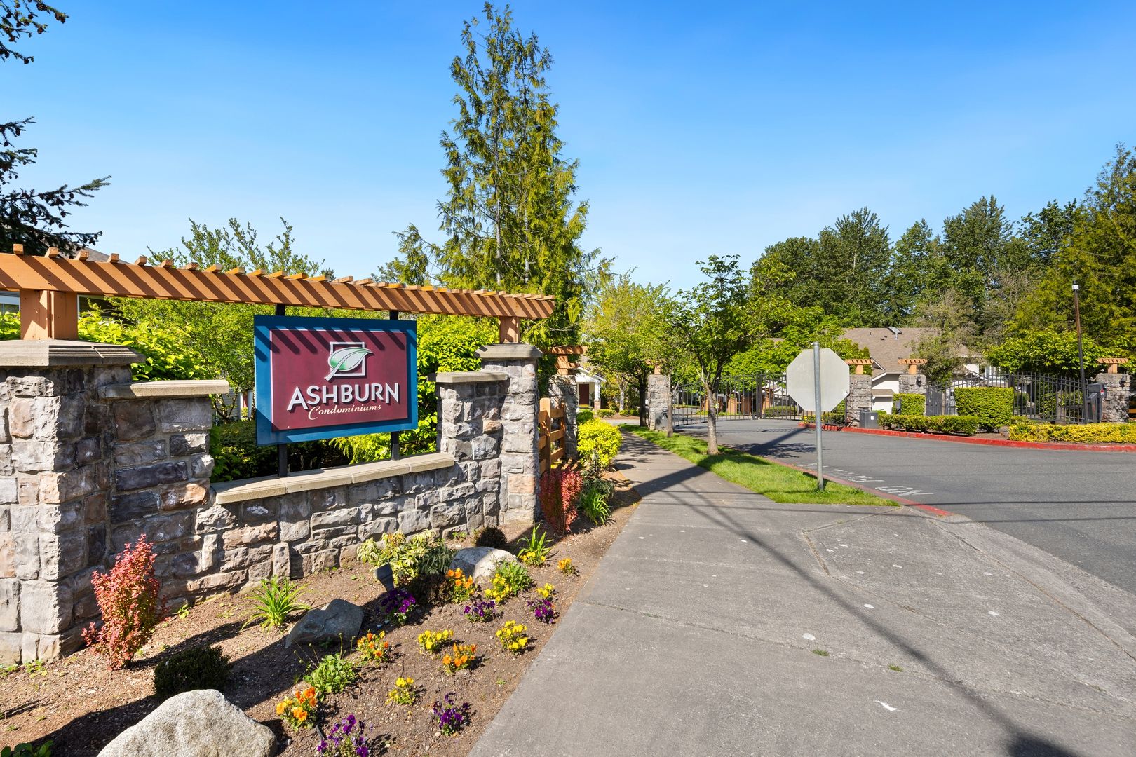 Spacious 3 bed Townhome