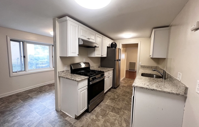 3 beds, 1 bath, 1,000 sqft, $2,900, Unit 1