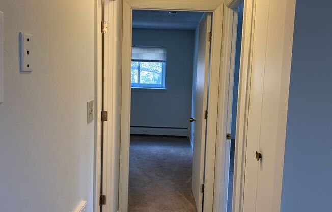 2 beds, 1 bath, 840 sqft, $1,925, Unit 144-5A