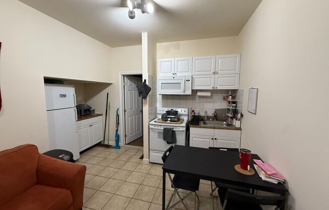 3 beds, 3 baths, 1,500 sqft, $1,800, Unit Unit 1