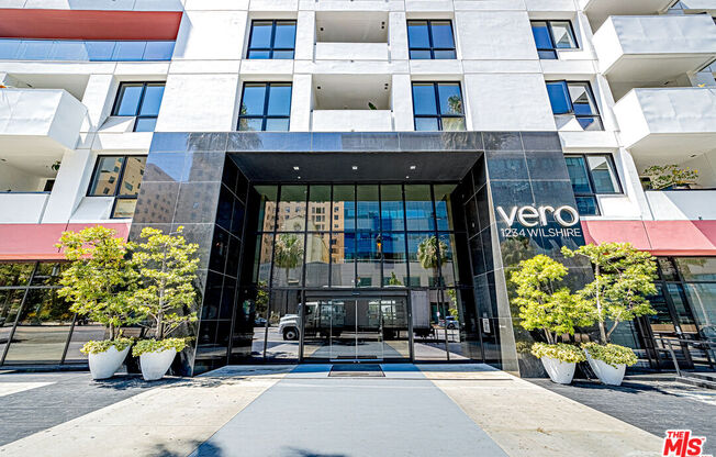 1 bed, 2 baths, 1,130 sqft, $2,800, Unit 321