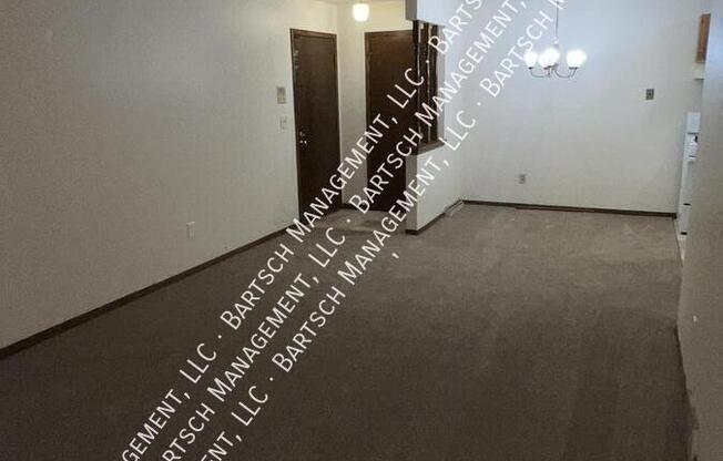 4135 N 104 ST