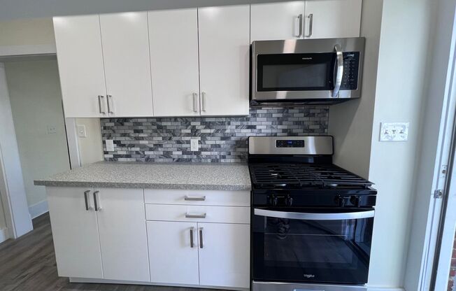 Updated 2BR house with Garage!