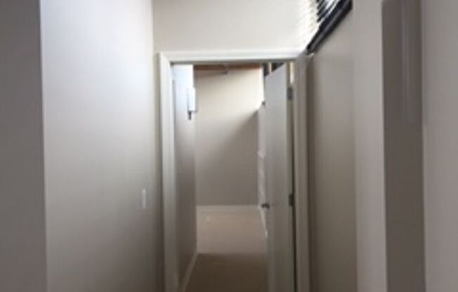 2 beds, 2 baths, 1,420 sqft, $3,510, Unit 05-410