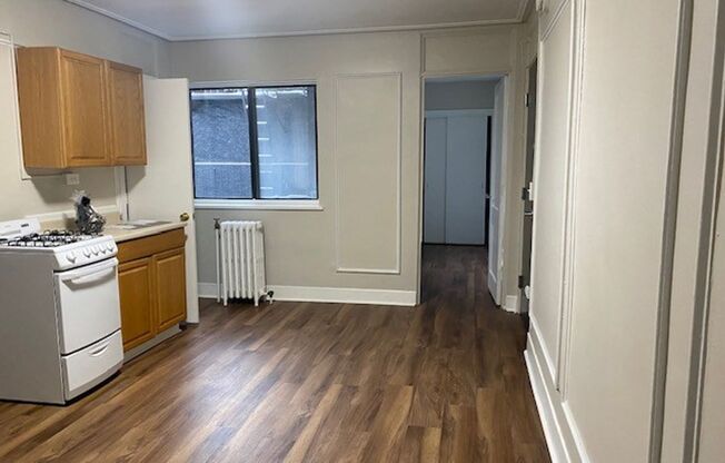 Studio, 1 bath, $1,025, Unit 210B