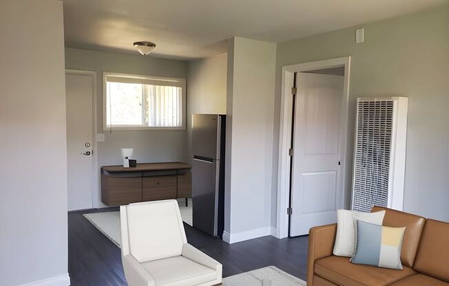 Cozy 1 Bed/1 Bath Apartment in Quiet Complex — $1,150/month