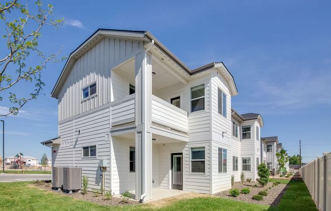 2 beds, 2 baths, $1,572, Unit L202