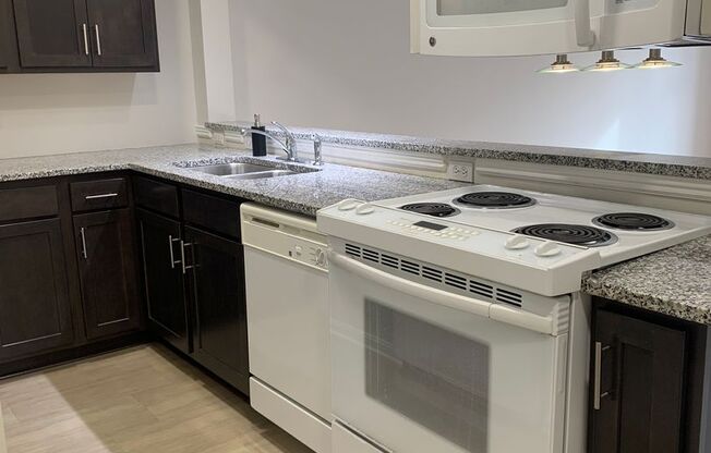 Updated Crescent Hills Condo 2 bed/2 bath - Renaissance Lofts